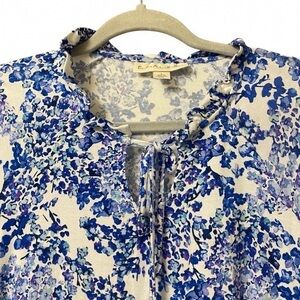 Women Blue Floral Top